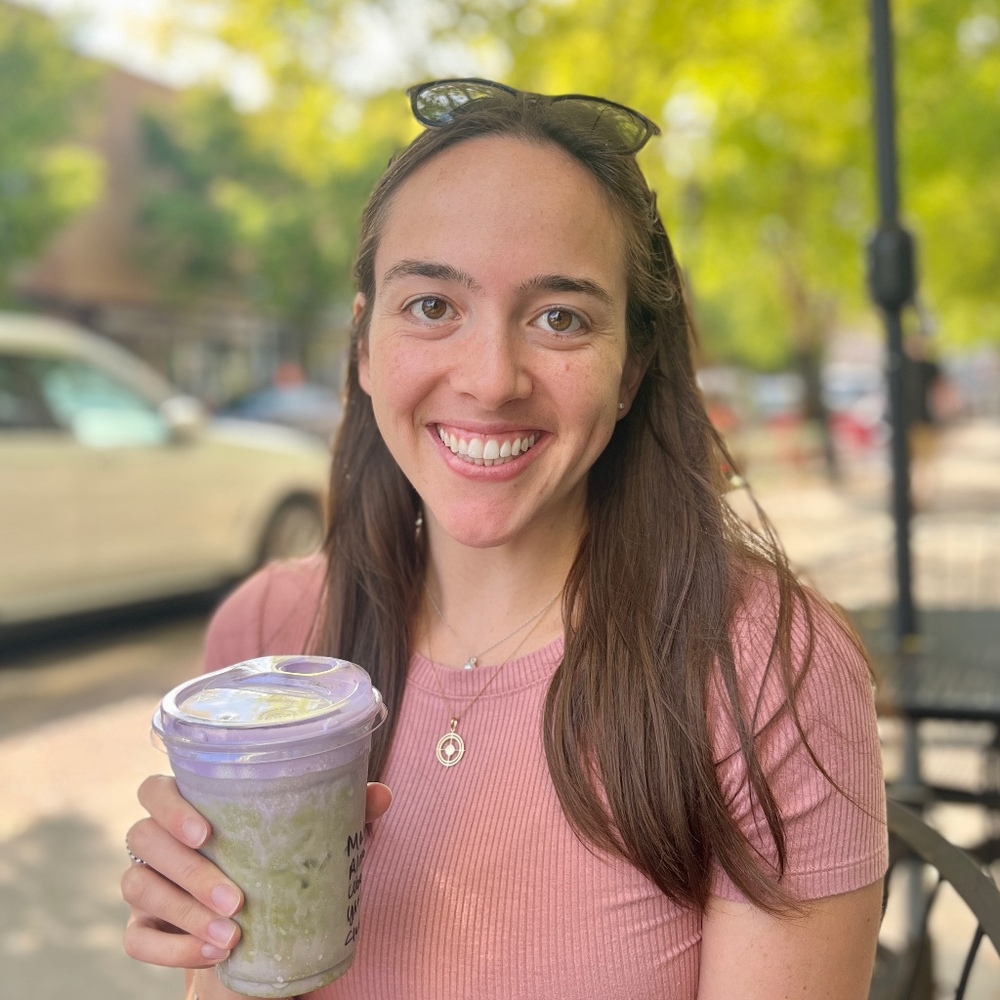 Meet your Posher, Claudia